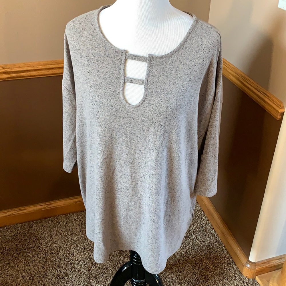 Simply Noelle Top